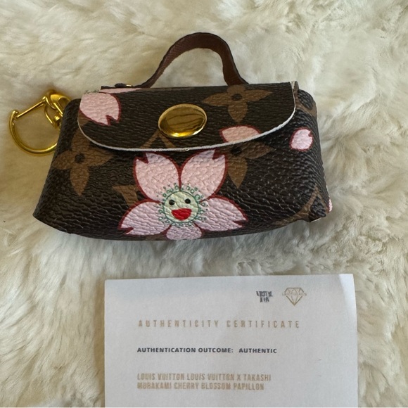 Handmade Louis Vuitton key holders - Picture 6 of 8